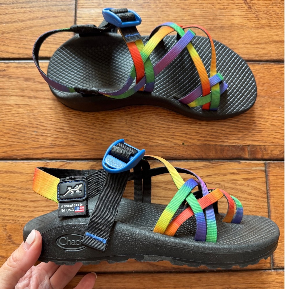 Chaco Z/Cloud 2 Sandals Womens 6 Rainbow Strappy Hiking Toe Loop Sport Shoes